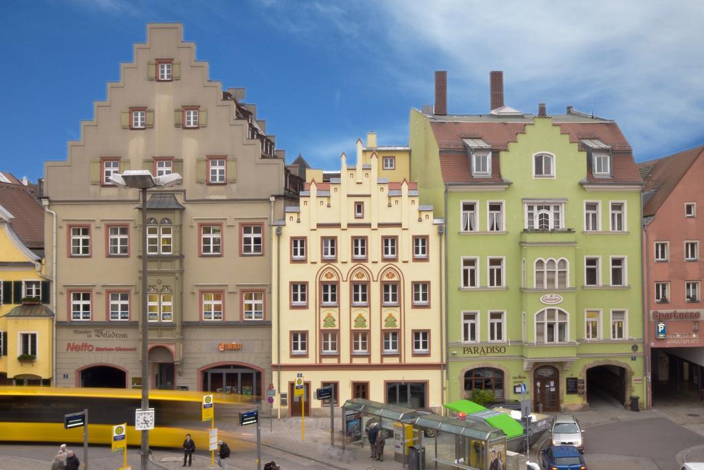 Arnulfsplatz Aparts Ratisbona Exterior foto